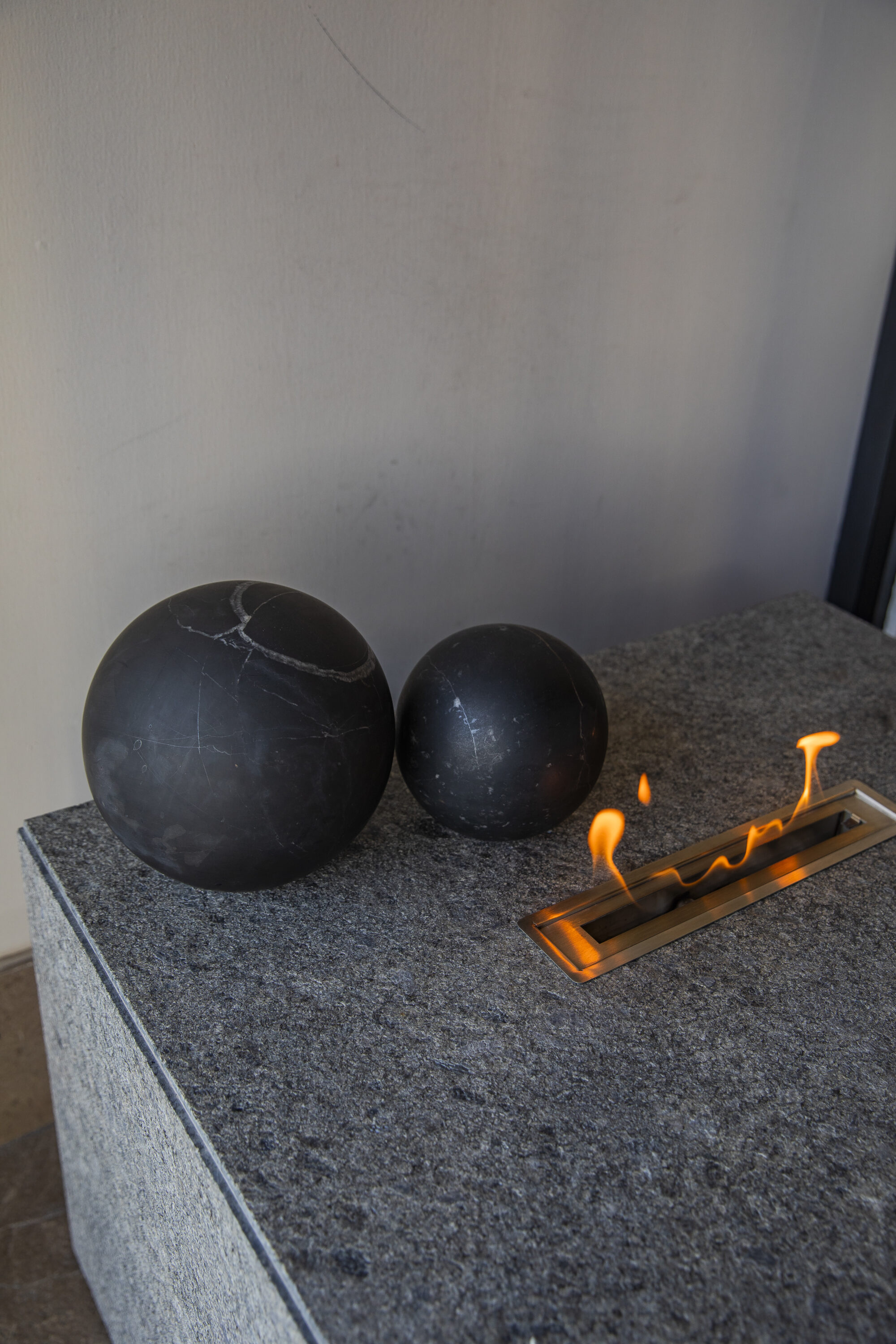 Chimenea en Granito Gris - Image 2